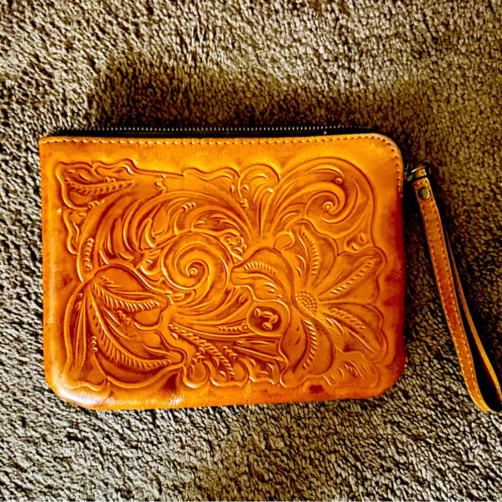 Patricia Nash wristlet